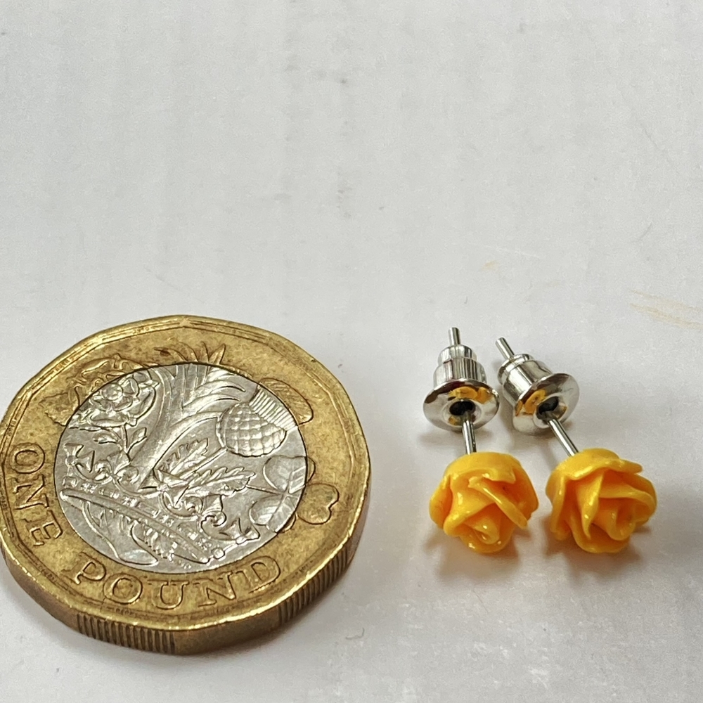 BNWT Yellow Rose Stud Earrings - Sunny and Floral - Picture 4 of 9